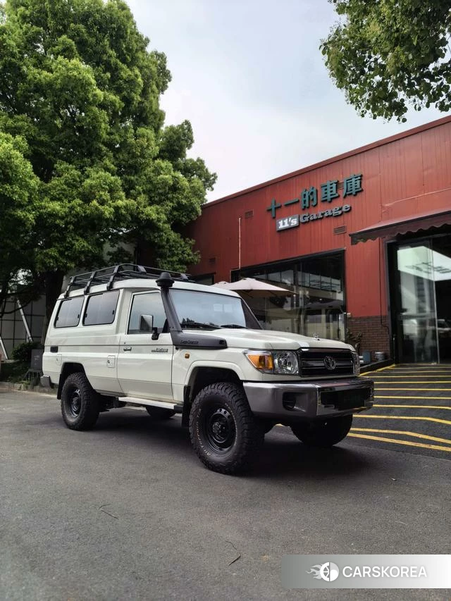 Toyota Land Cruiser (imported) 2024 Белый из Китая, фото 2