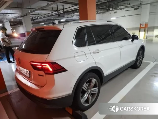 Volkswagen Tiguan second Generation 2018 Белый из Кореи, фото 2