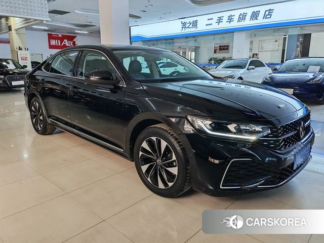 Volkswagen Passat 2023 Черный из Китая, фото 2