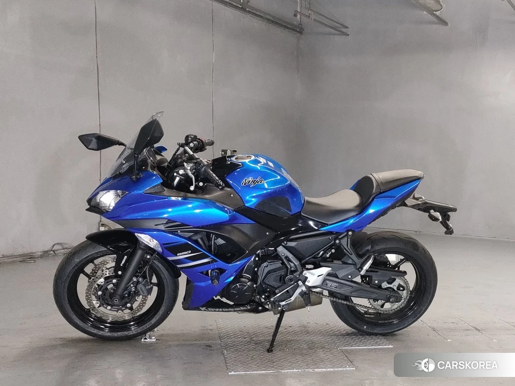 Проданный Kawasaki NINJA 650 2019 из Японии