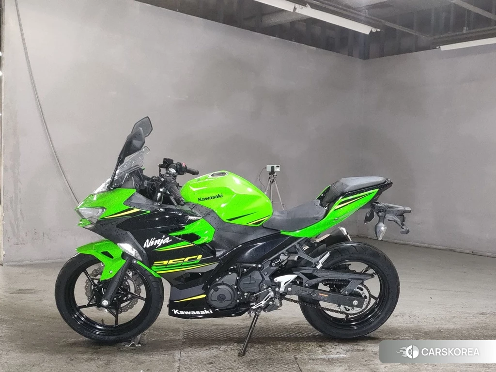 Проданный Kawasaki NINJA 250 2018 из Японии, фото 2