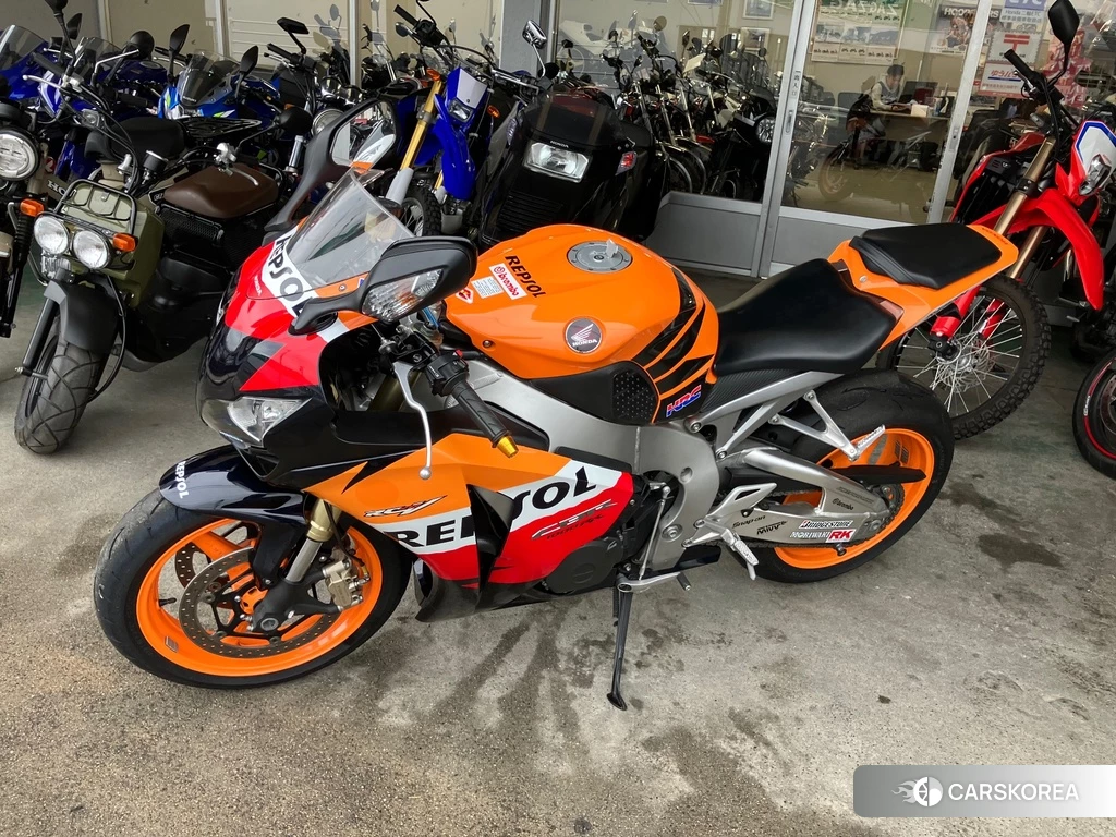 Проданный Honda CBR1000RR 2010 из Японии