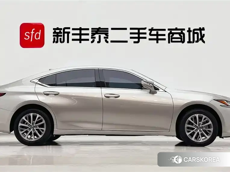 Lexus ES id 4649407 из Китая 12