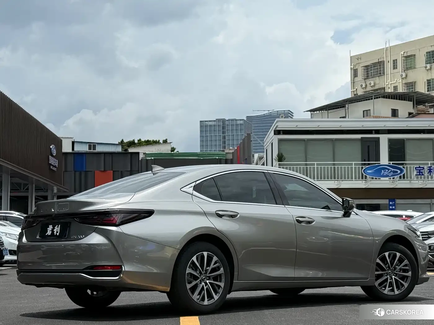Lexus ES id 4547986 из Китая 8