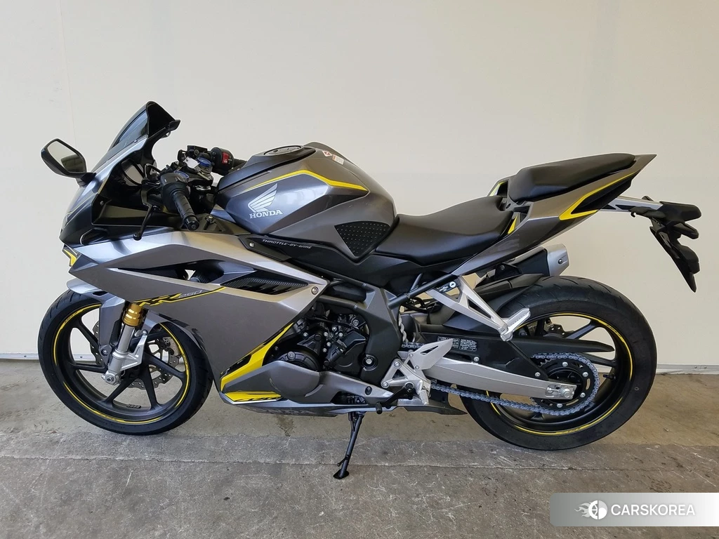 Проданный Honda CBR250RR 2017 из Японии, фото 2