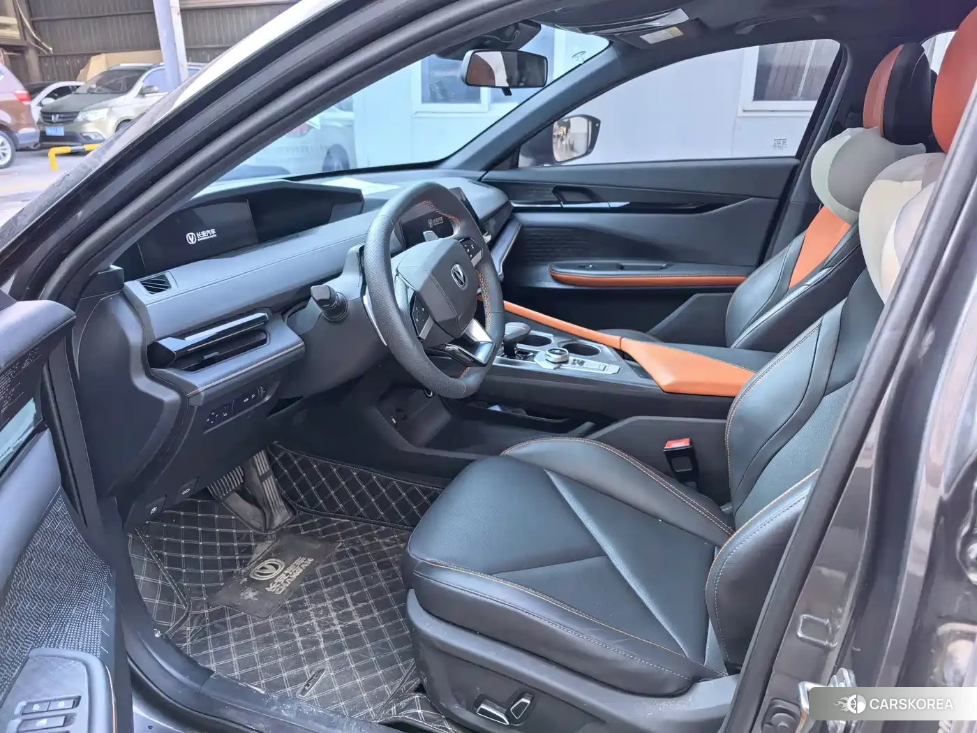 Chang'an UNI-V 2022 Silver/gray из Китая, фото 4