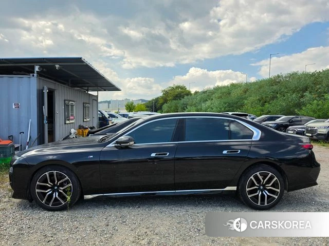 BMW 7 Series (G70) 2024 Черный из Кореи, фото 2