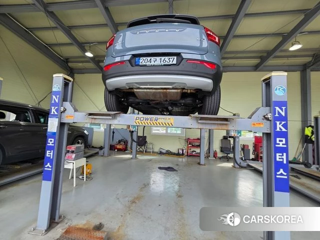 Volvo XC40 2022 Белый из Кореи, фото 2