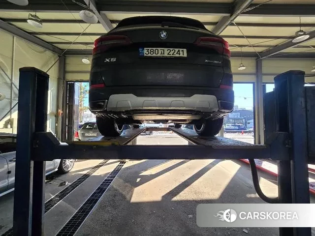 BMW X5 (G05) 2021 Черный из Кореи, фото 2