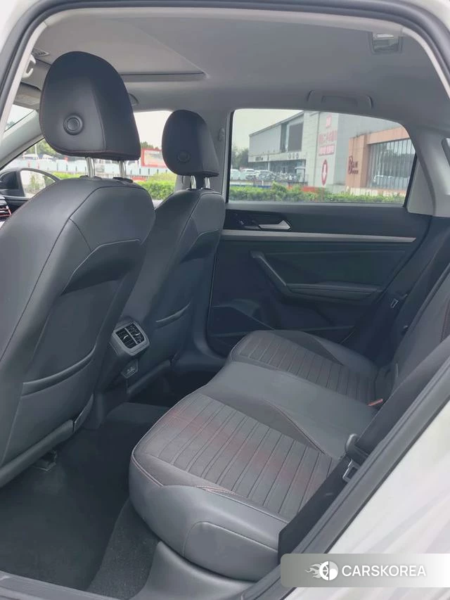 Volkswagen Lavida 2023 Белый из Китая, фото 2