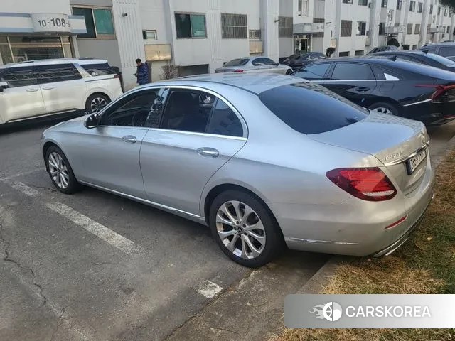 Mercedes-Benz E-Class W213 2018 Серебряный из Кореи, фото 6