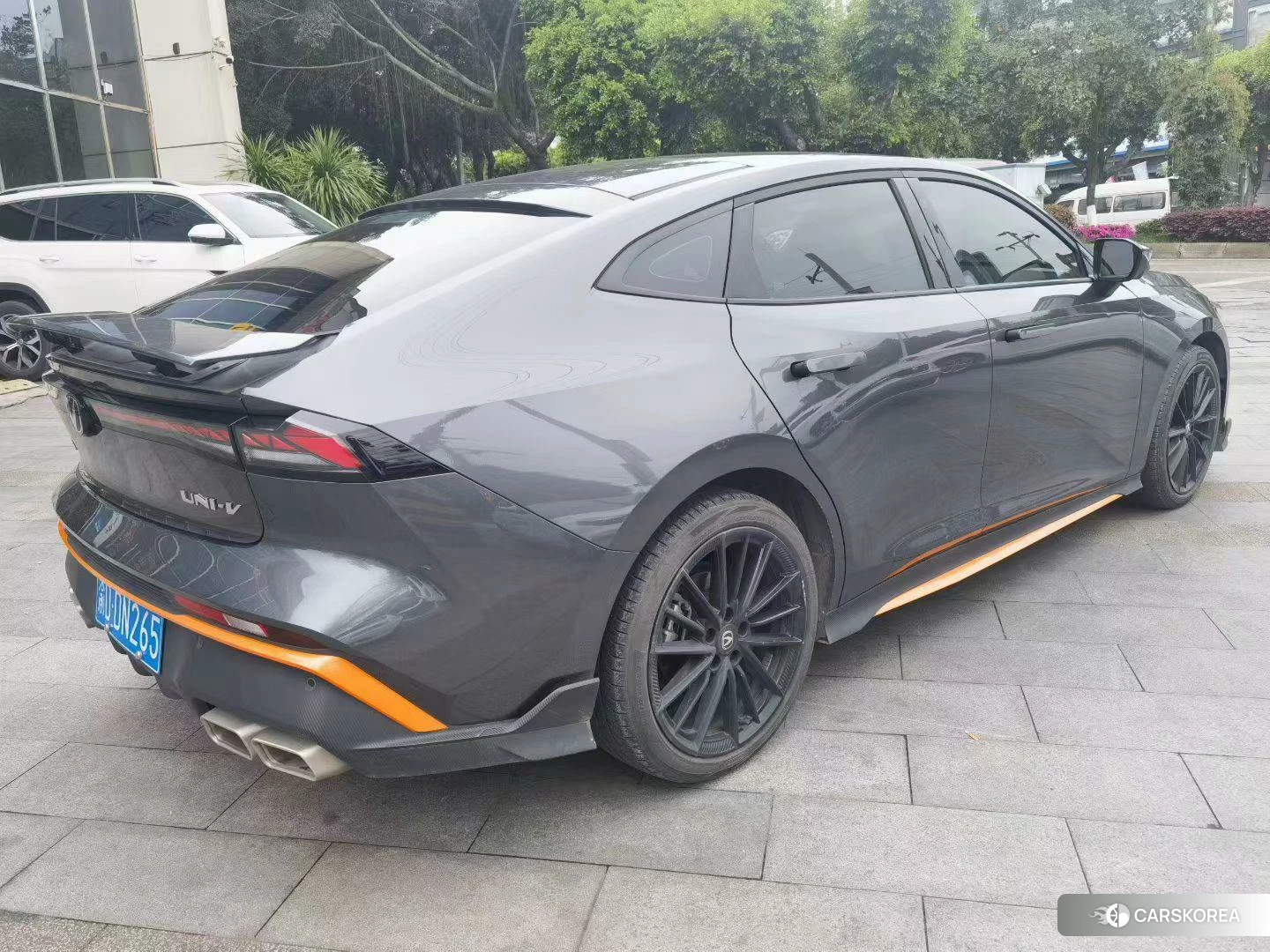 Chang'an UNI-V 2024 Темно-серый из Китая