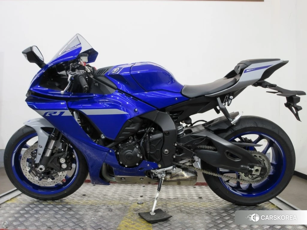 Проданный Yamaha YZF-R1 2021 из Японии