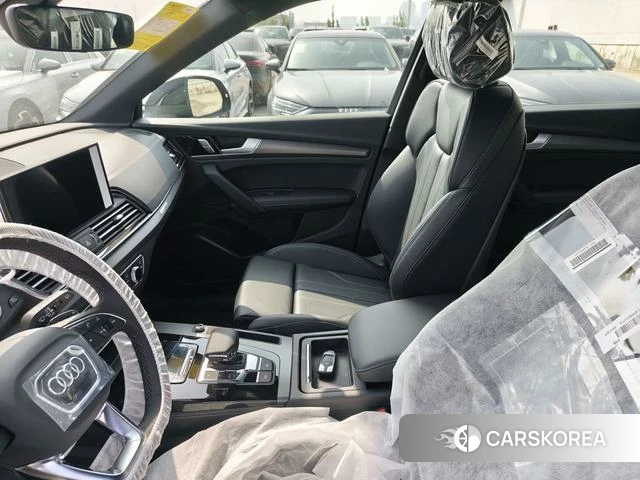 Audi Q5L 2025 Черный из Китая, фото 2