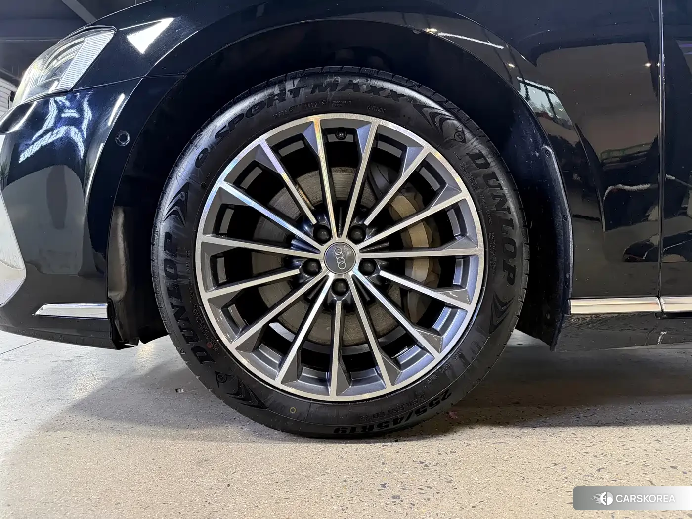 Audi A8 id 4679894 из Китая 12