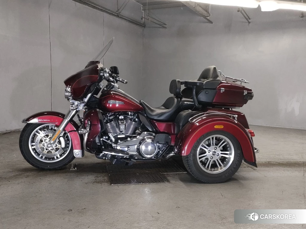 Проданный Harley-Davidson Electra Glide FLHTCUTG1750 2017 из Японии, фото 2