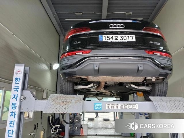 Audi Q5 (FY) 2023 Черный из Кореи, фото 2