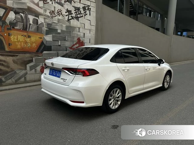 Toyota Corolla 2021 Белый из Китая, фото 3