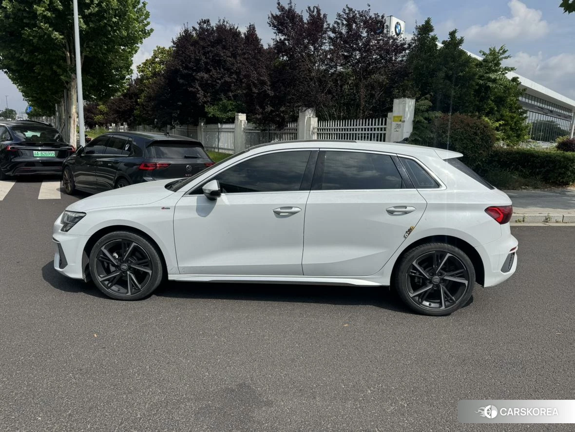 Audi A3 2021 Белый из Китая, фото 2
