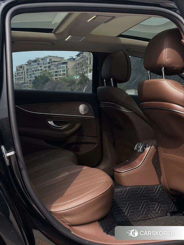 Mercedes-Benz E-class id 4259453 из Китая 7
