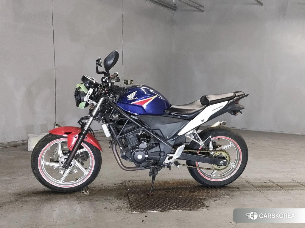 Проданный Honda CBR250R 2011 из Японии