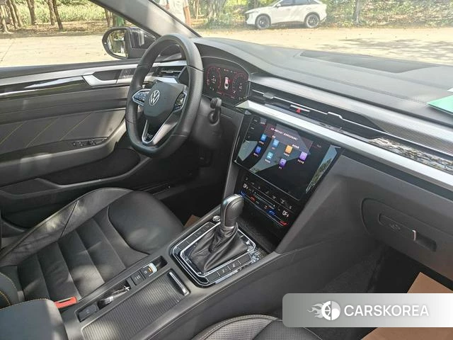 Volkswagen CC 2022 Темно-серый из Китая, фото 2