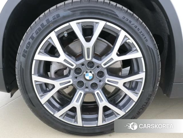 BMW X1 id 4263952 из Китая 8
