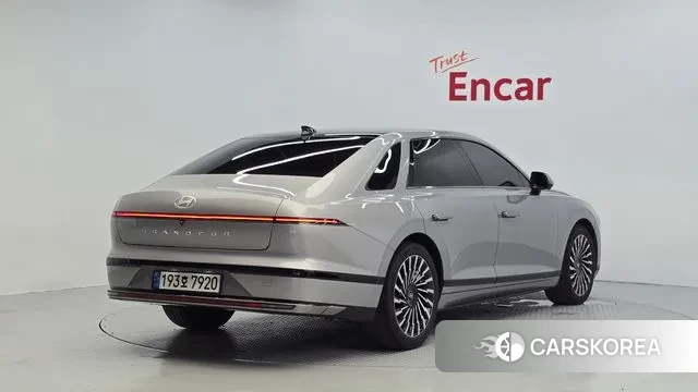 Hyundai Grandeur (GN7) id 3027101 из Кореи 12