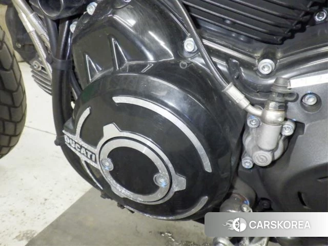 Engine photo