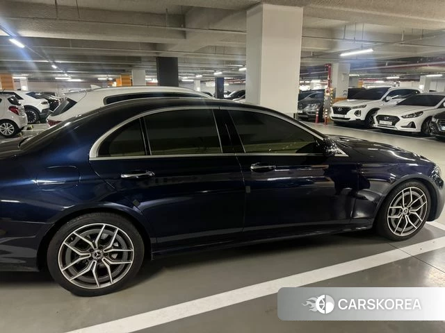 Mercedes-Benz E-Class W213 2022 Синий из Кореи, фото 2
