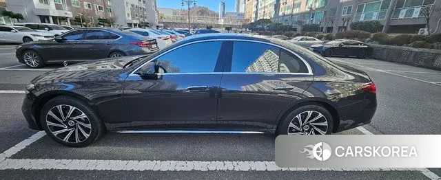 Mercedes-Benz E-Class W214 2024 Серый из Кореи, фото 2