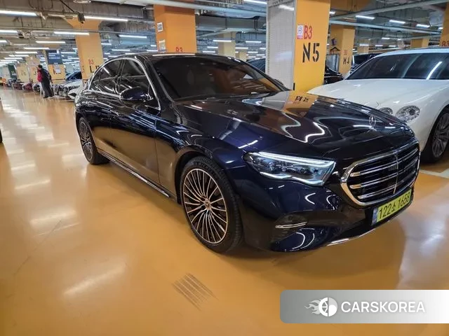 Mercedes-Benz E-Class W214 2025 Синий из Кореи, фото 2