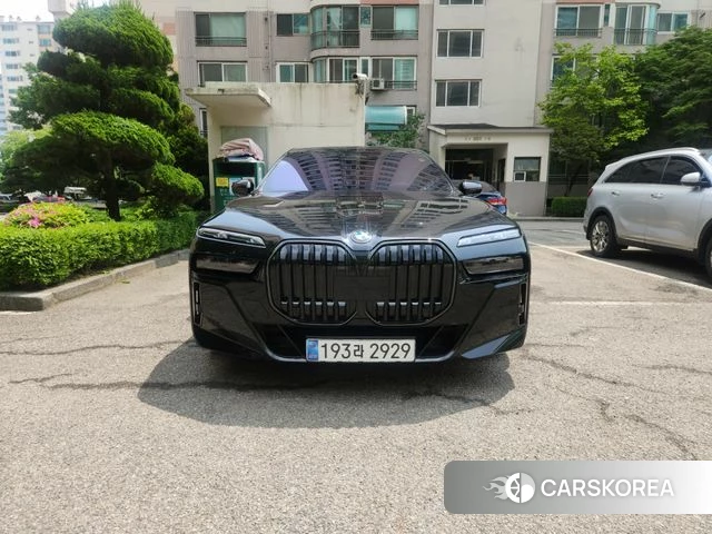BMW 7 Series (G70) 2024 Черный из Кореи, фото 2