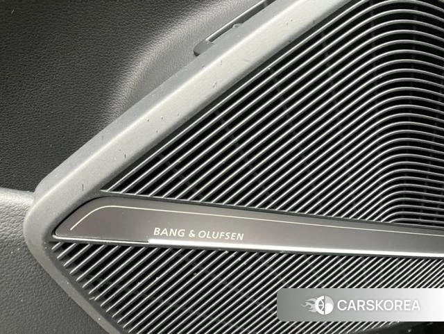 Audi Q5L 2022 Черный из Китая, фото 3