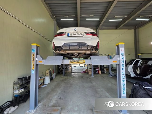 BMW 3 Series (G20) 2023 Белый из Кореи, фото 2