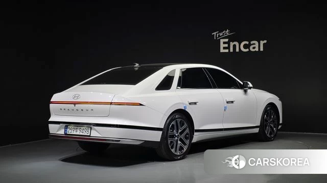 Hyundai Grandeur (GN7) id 4243036 из Кореи 12