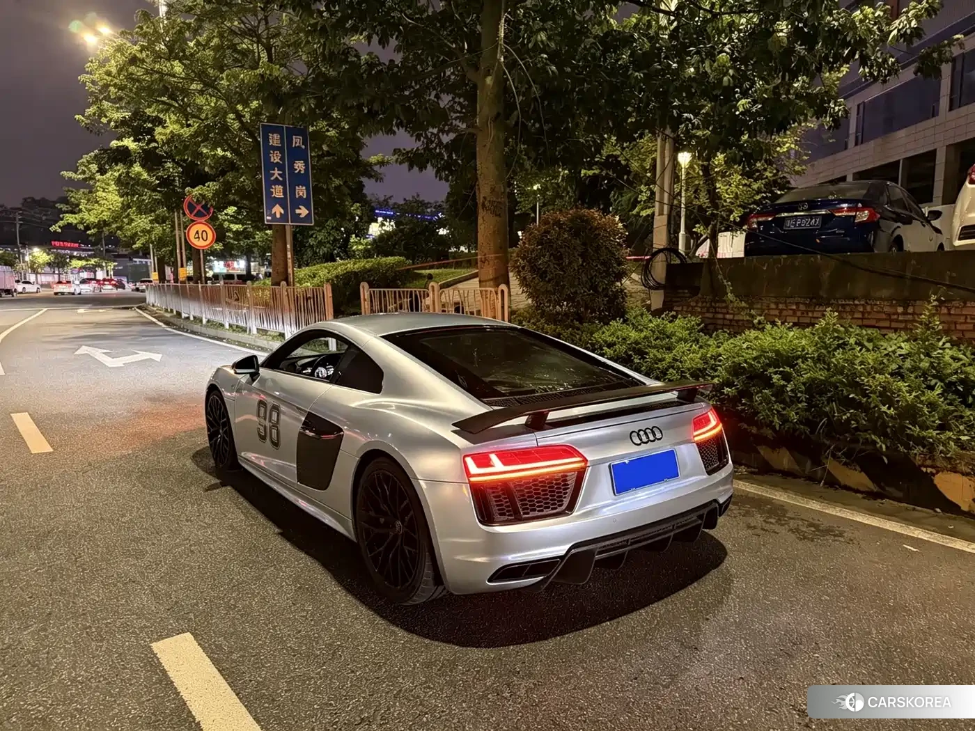 Audi R8 2018 Silver/gray из Китая, фото 2