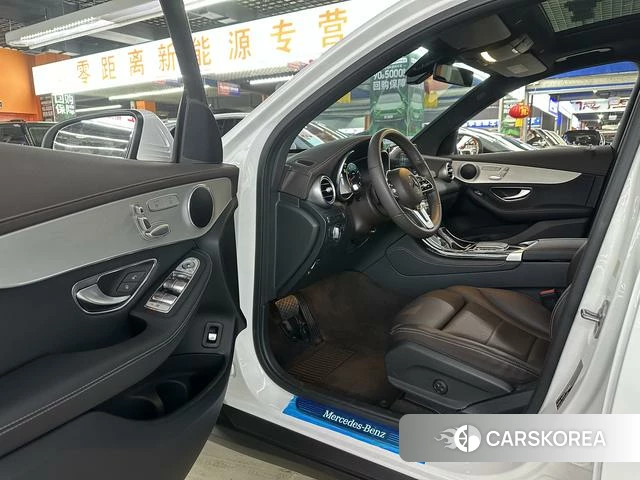 Mercedes-Benz GLC 2021 Белый из Китая, фото 2