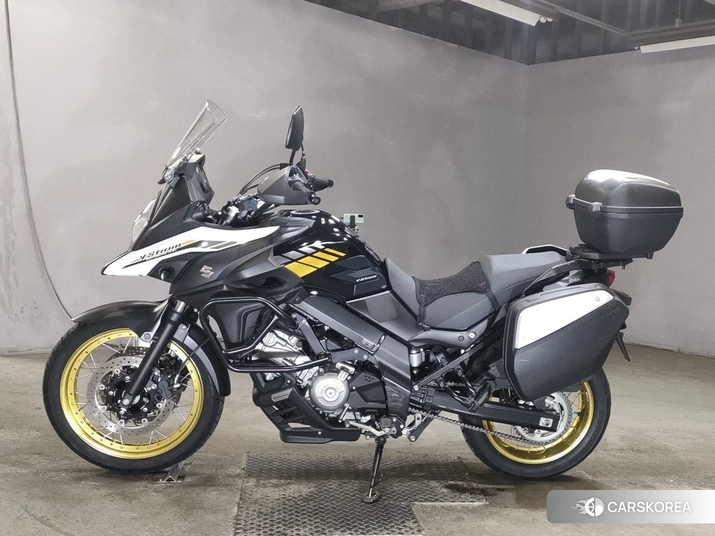 Проданный Suzuki V-STROM 650 XT 2021 из Японии