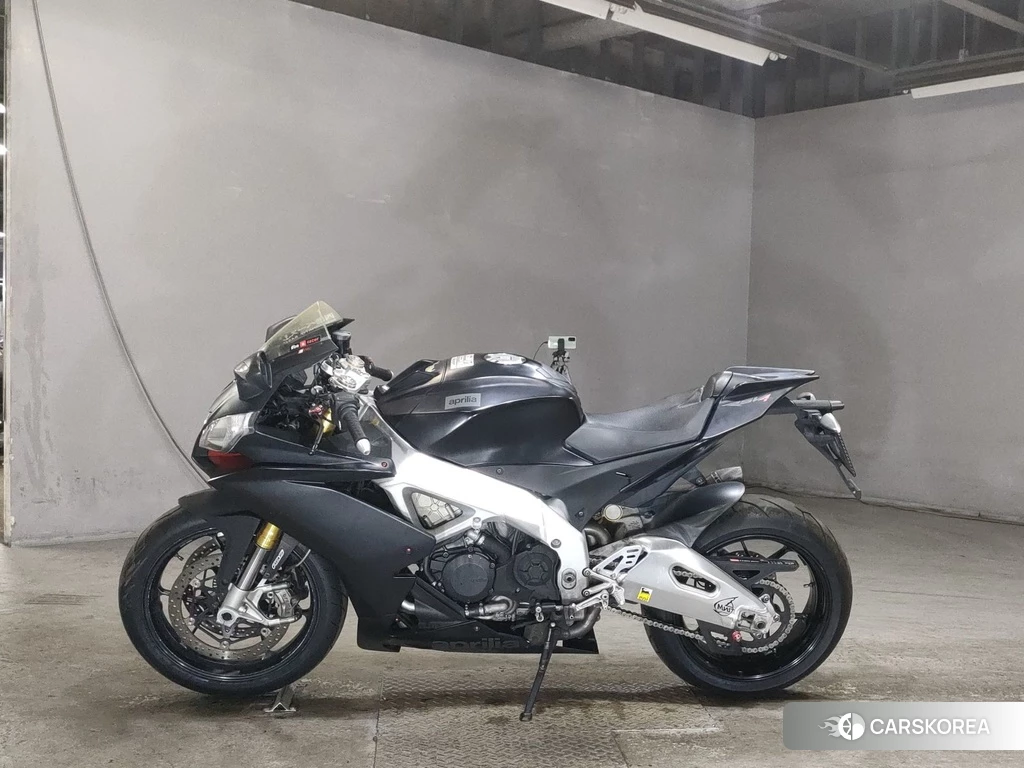Проданный Aprilia RSV4R 2013 из Японии, фото 2