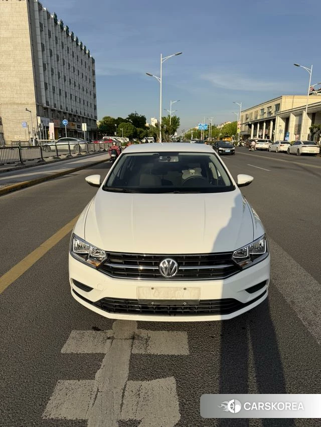 Volkswagen Bora 2021 Белый из Китая, фото 2