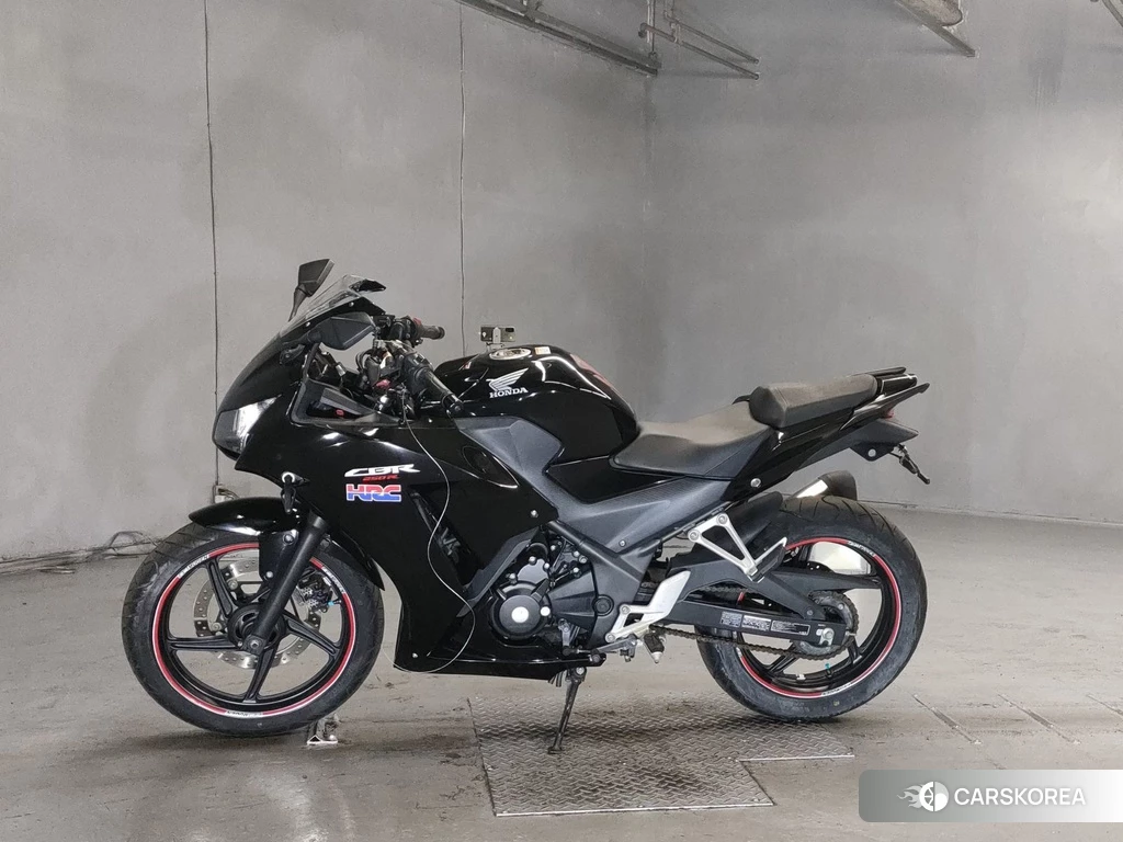 Проданный Honda CBR250R 2015 из Японии