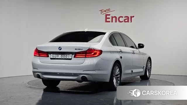 BMW 5 Series (G30) id 3505469 из Кореи 12