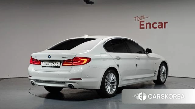 BMW 5 Series (G30) id 4403491 из Кореи 12