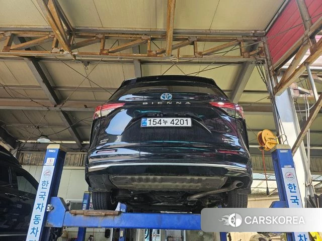 Toyota Sienna 4th Generation 2024 Черный из Кореи, фото 2