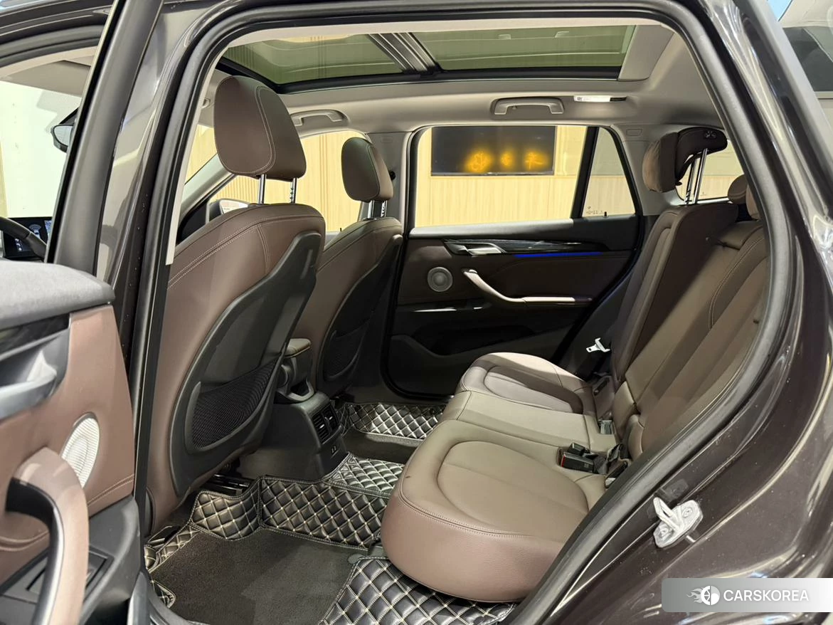 BMW X1 2021 Черный из Китая, фото 5