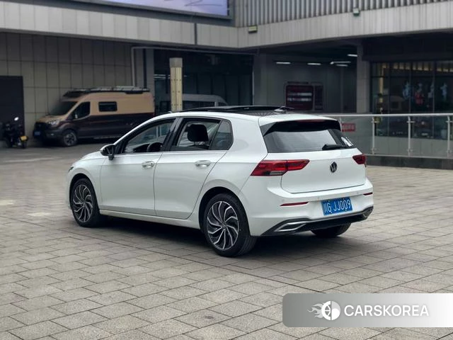 Volkswagen Golf 2022 Белый из Китая, фото 6