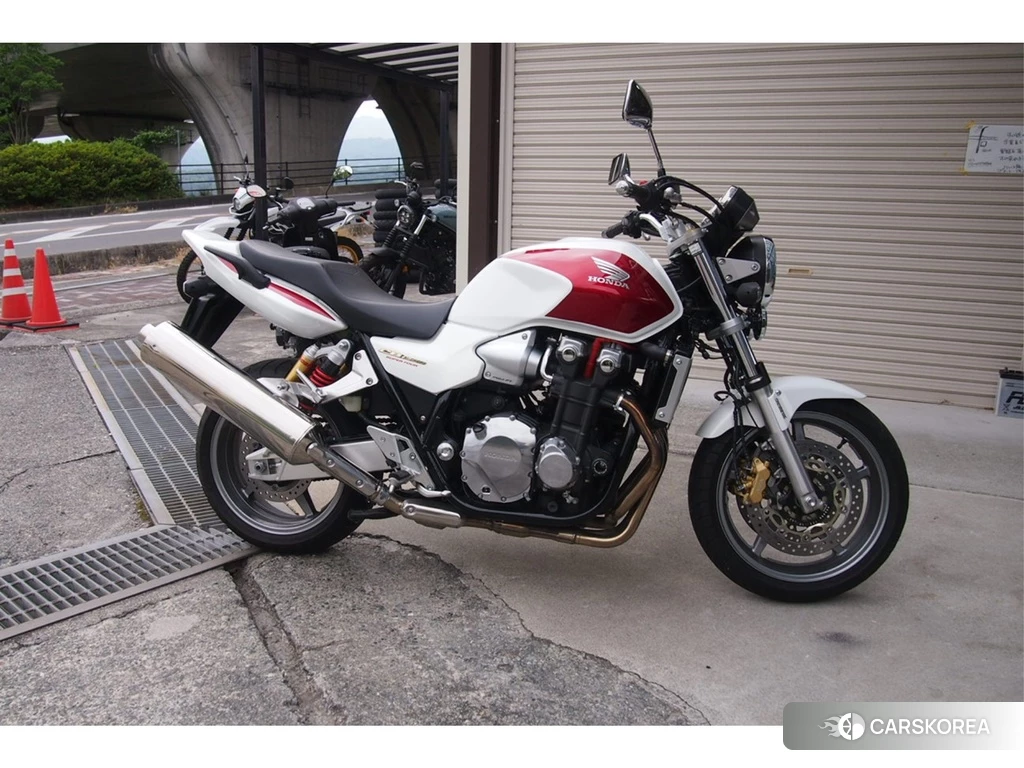 Проданный Honda CB1300SF ABS 2013 из Японии