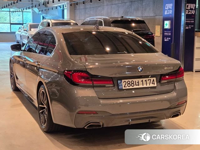 BMW 5 Series (G30) 2020 Серый из Кореи, фото 2