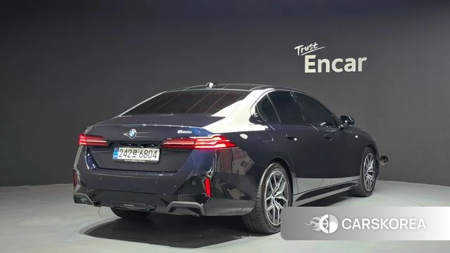 BMW 5 Series (G60) id 3890980 из Кореи 12